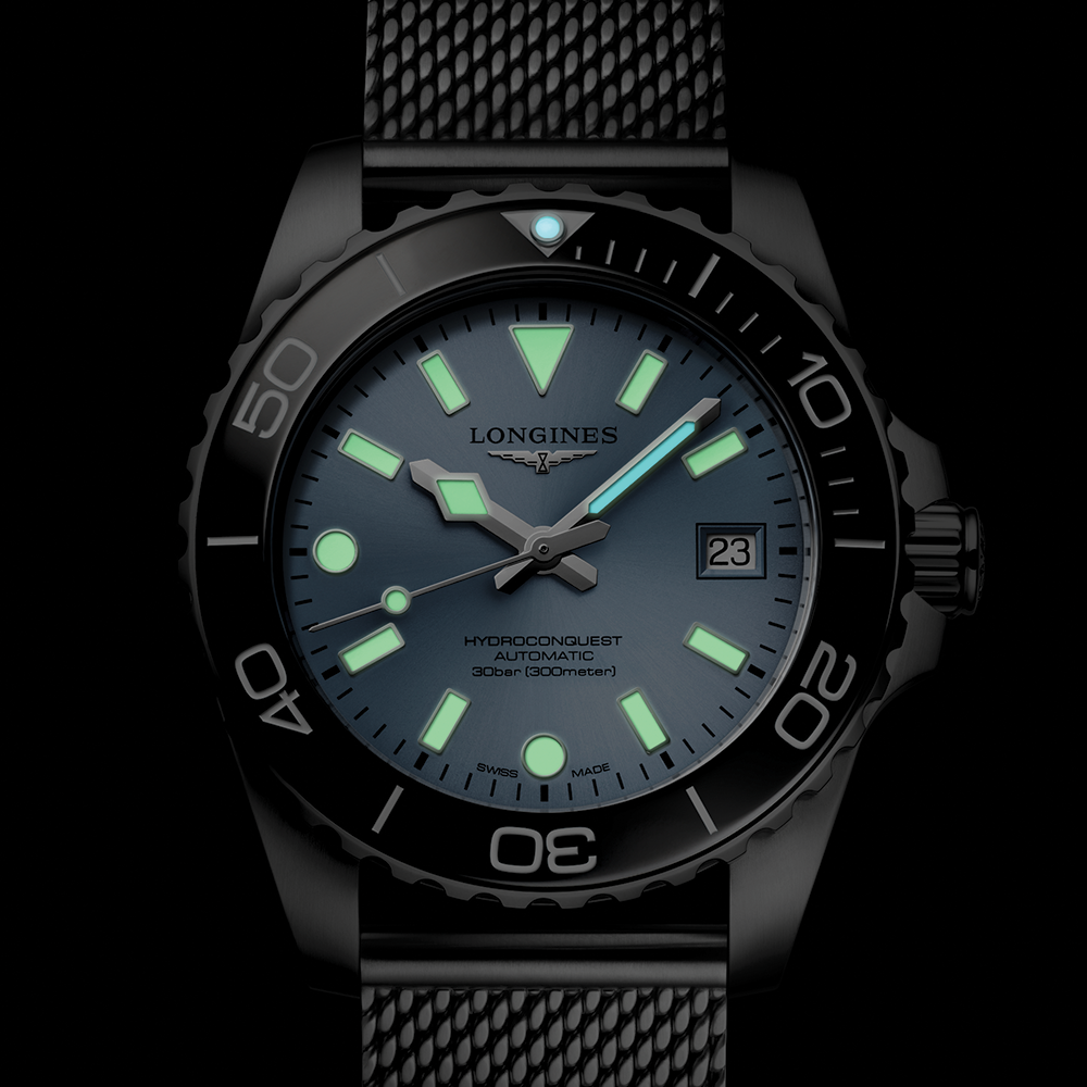 longines HydroConquest 39mm - Blue, Black Bezel on Mesh Bracelet