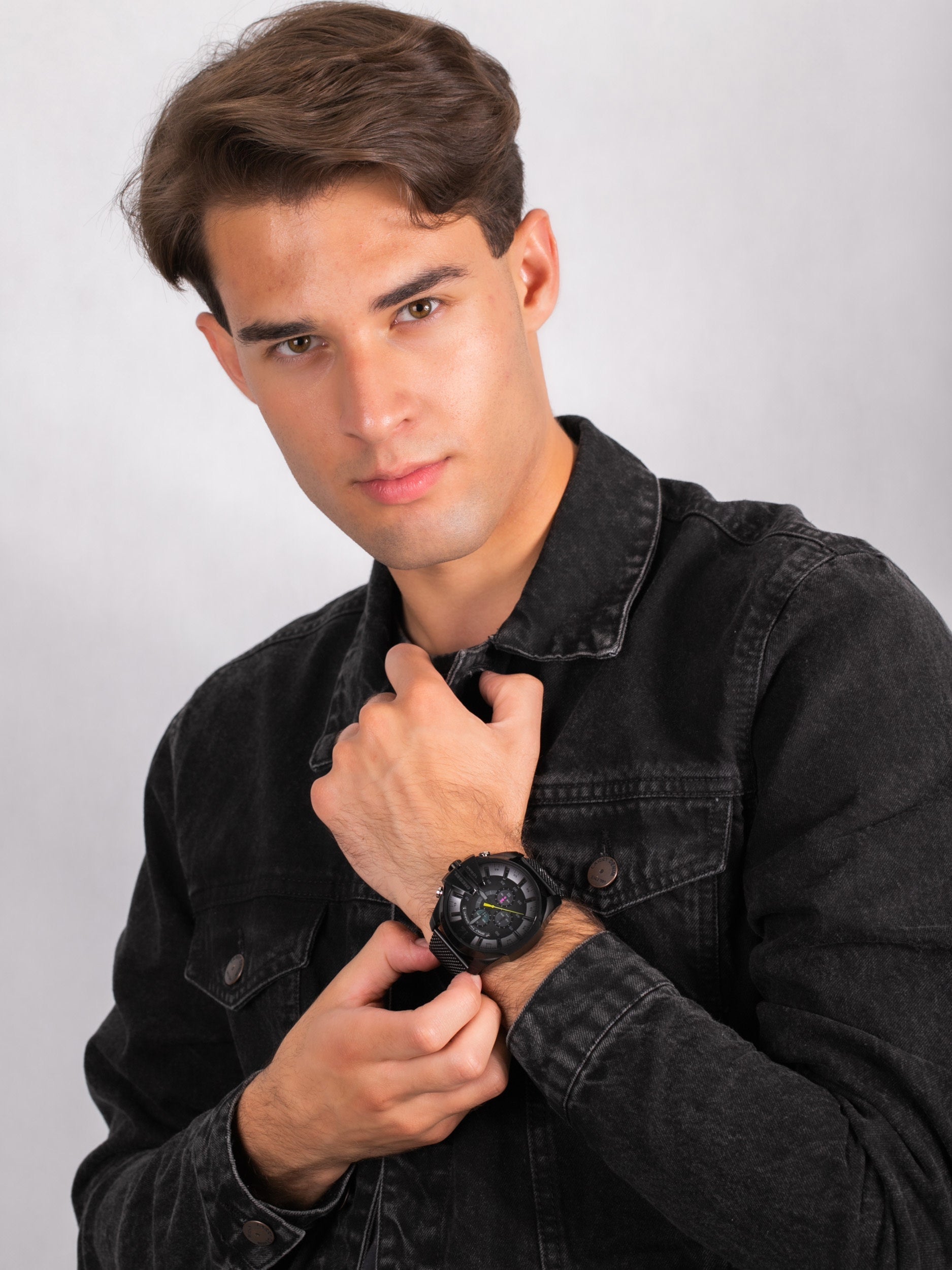 Diesel DZ4514 Mega Chief Chronograph Men's Watch – Black Dial & Black Mesh Bracelet